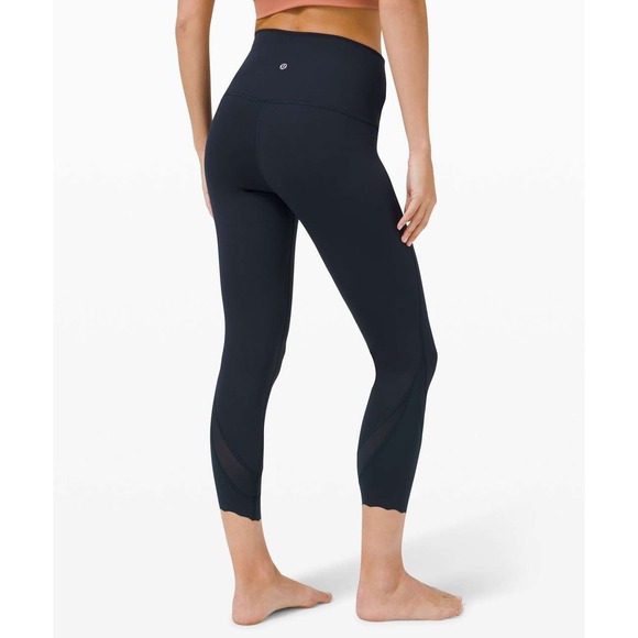 Lululemon Wunder Under Scalloped Hem High-Rise Crop 23" Luxtreme True Navy Sz 10 - Picture 1 of 10